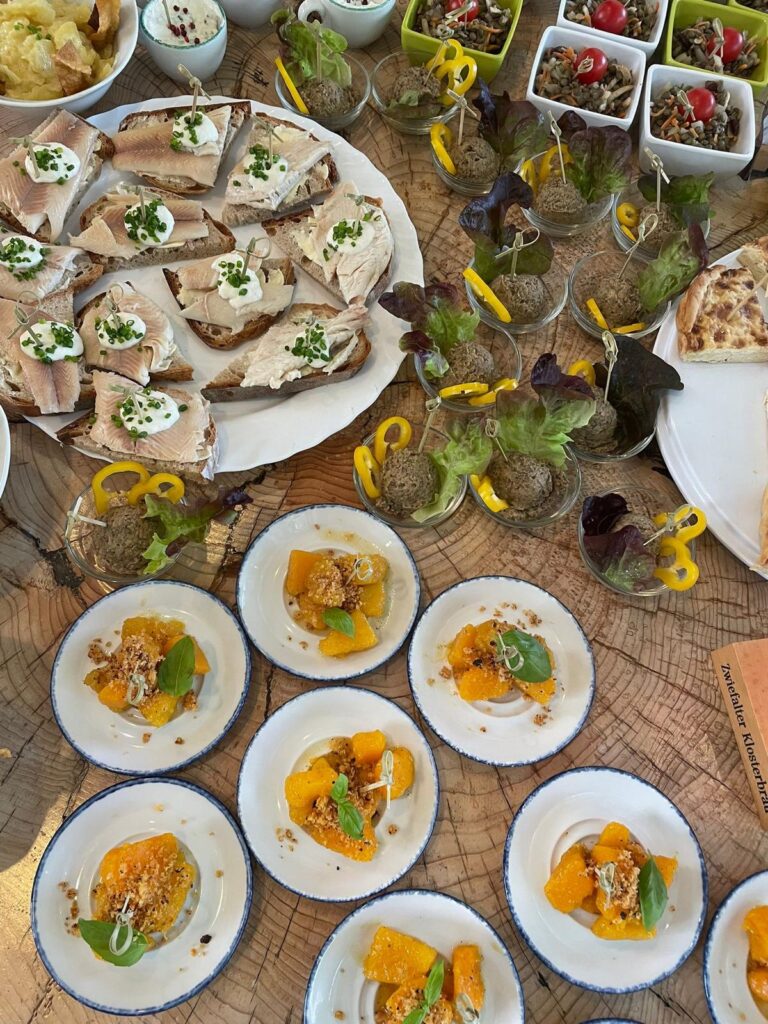 schwäbische tapas im restaurant felsengarten im oberen donautal bei beuron hausen im tal